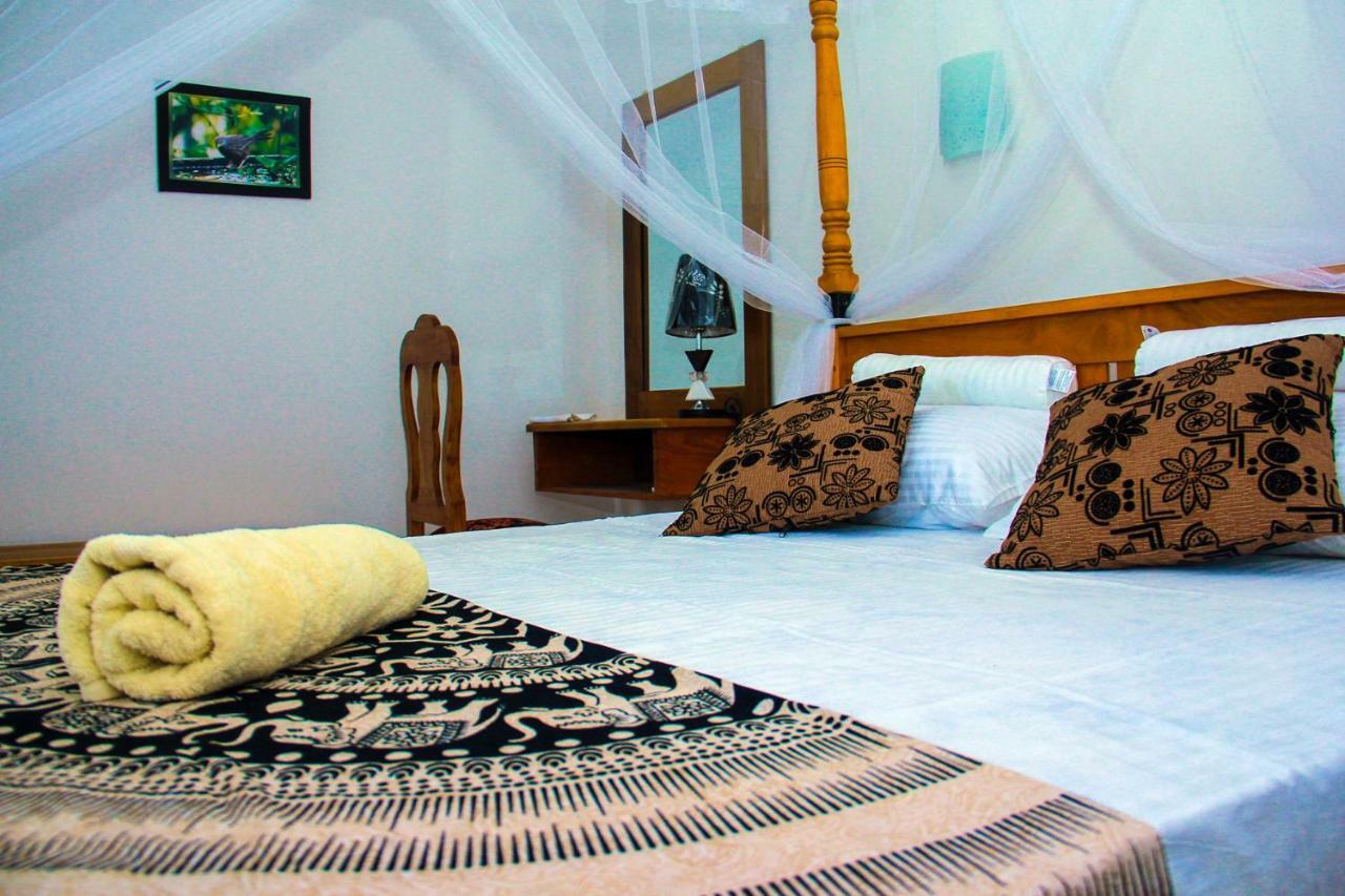 Thusitha S Nest Hotel Dikwella Bagian luar foto